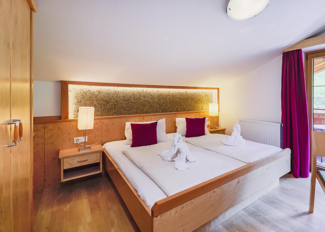Panorama Hotel Guggenbichl - Inkl Sommerkarte, Einmaliger Eintritt Ins Tauern Spa & Bester Ausblick Ueber Kaprun Kültér fotó