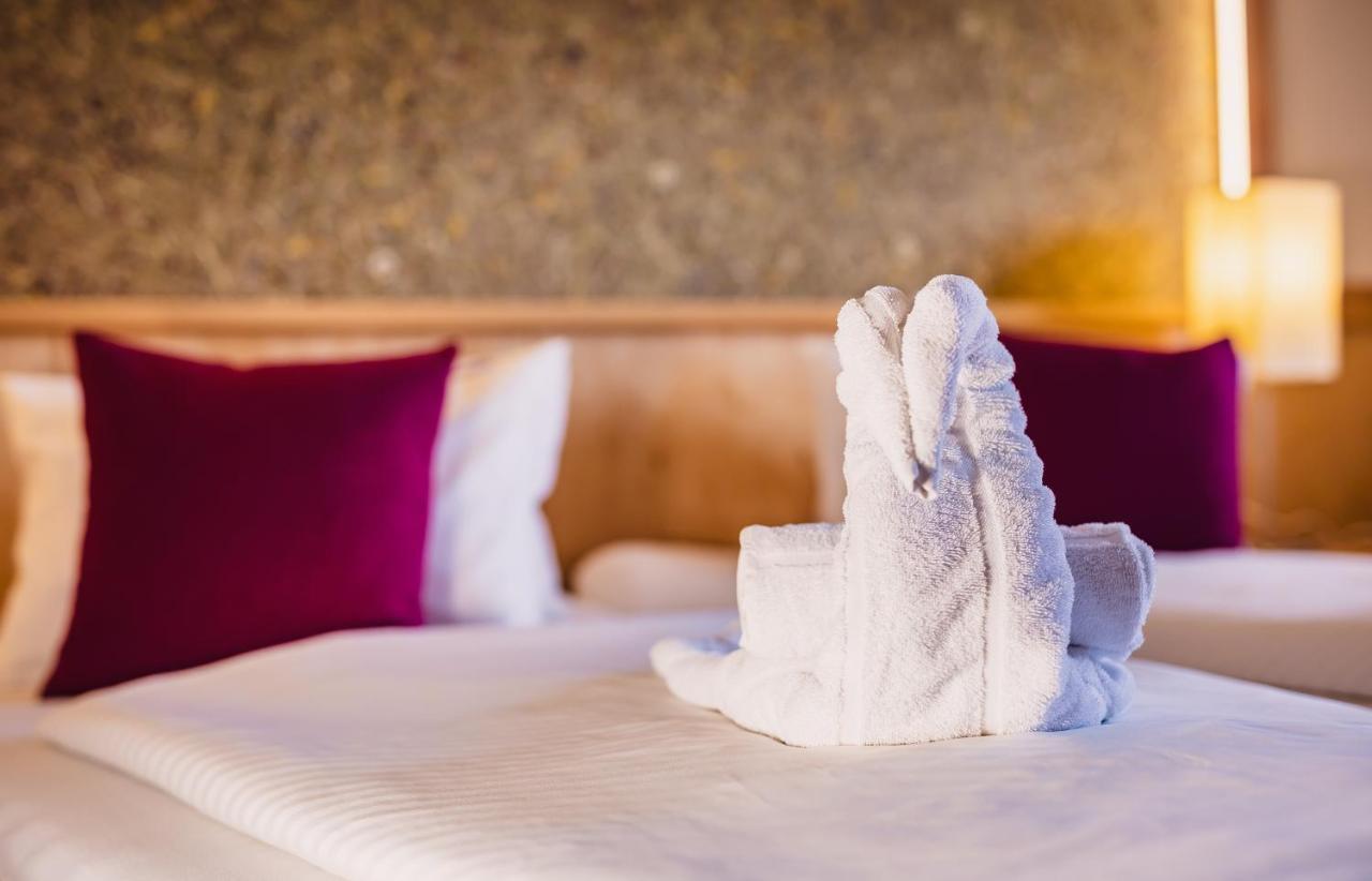 Panorama Hotel Guggenbichl - Inkl Sommerkarte, Einmaliger Eintritt Ins Tauern Spa & Bester Ausblick Ueber Kaprun Kültér fotó
